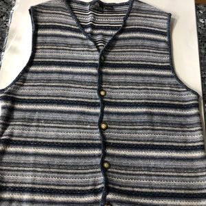 Structure sweater vest
